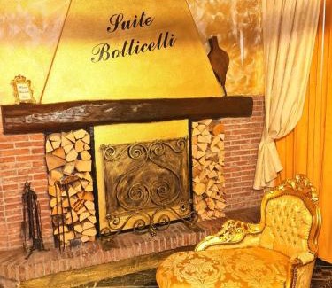 Albavilla Hotel | Elegant Suite Botticelli: Family-Friendly Dining Awaits