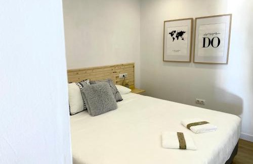 Malaga-Este Apartment | Inviting Suite with Heated Pool & Ocean Views in Málaga