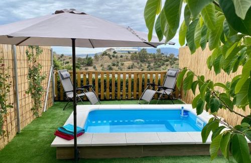 Malaga-Este Apartment | Inviting Suite with Heated Pool & Ocean Views in Málaga