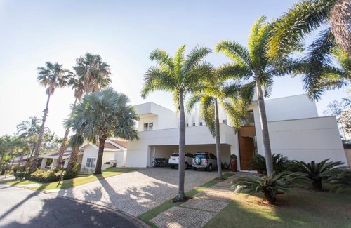 Campinas House | Indulge in Suite Casa de Luxo with Pool & Breakfast