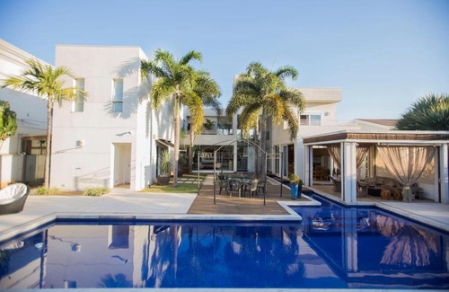 Campinas House | Indulge in Suite Casa de Luxo with Pool & Breakfast