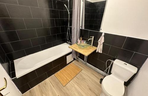 Persan House | Cozy Guest Room Near Paris with Child-Friendly Amenities