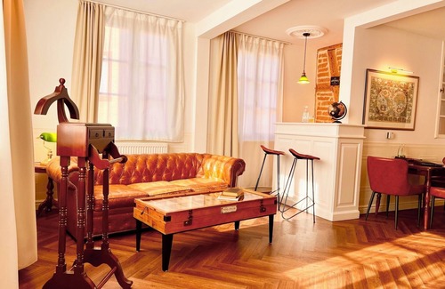 Gengenbach Apartment | Unforgettable Suite ClassiCar with Kitchen & Breakfast Included