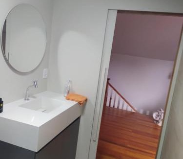 Monte Verde House | Inviting Suite com Varanda with Family-Friendly Amenities