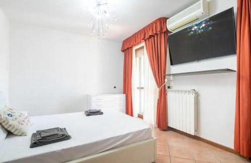 Prato Apartment | Spacious Suite with 2 Balconies for Up to 6 Guests