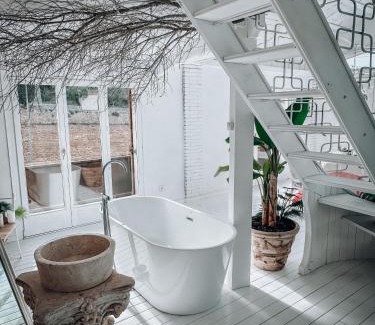 Canyelles Apartment | Indulgent Suite with Jacuzzi - Rated 9/10 by Guests