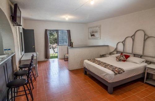 Chapalita Apartment | Cozy Suite with Terrace in Glorieta Chapalita