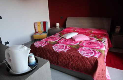 Vezzi Portio Bed & Breakfast | Oceanview Suite with Hot Tub - Guest Rated 9.5/10