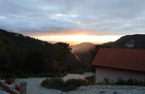 Vezzi Portio Bed & Breakfast | Oceanview Suite with Hot Tub - Guest Rated 9.5/10