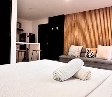 El Tesoro Apartment | Exclusive Suite with Scenic Views in El Poblado