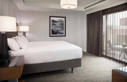 Financial District Hotel | Convenient 2 Connecting Suites in a Family-Friendly Hotel
