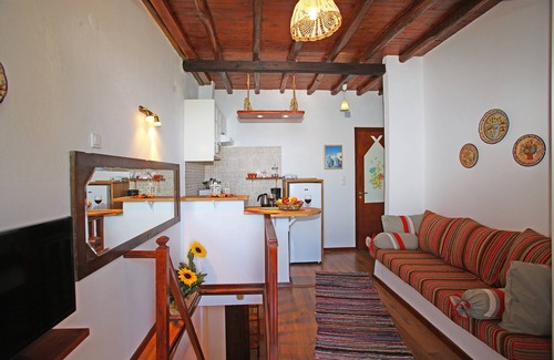 Skopelos Apartment | Stylish Suite Coral Overlooking the Waterfront for 3 Guests