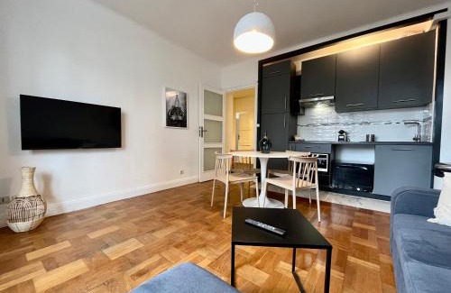 Villette Gare Apartment | Pet-Friendly Suite Corneille: Guest Rated 9.7/10
