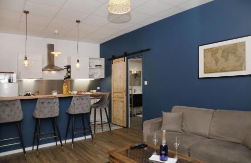 Senlis Apartment | Cozy Suite in the Heart of the City with Private Sauna