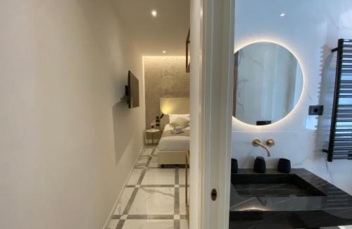Rione IV Campo Marzio House | Luxury Suite Croce: Family-Friendly Stay with 9.7 Rating