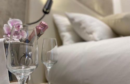 Rione IV Campo Marzio House | Luxury Suite Croce: Family-Friendly Stay with 9.7 Rating