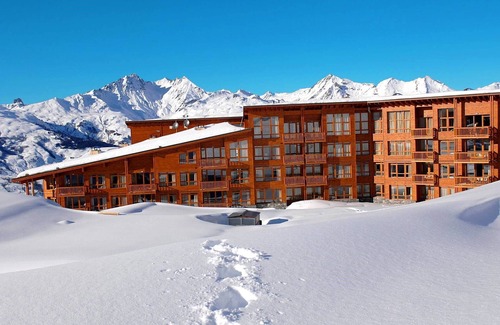 Arc-1800 Condo | Beautiful 55m² Ski Suite with Pool and Spa Amenities