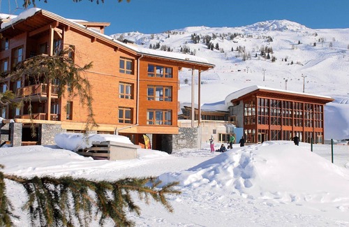 Arc-1800 Condo | Beautiful 55m² Ski Suite with Pool and Spa Amenities