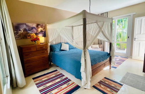 Aritagua House | Oceanfront Suite in Bahia with Private Beach & Pool