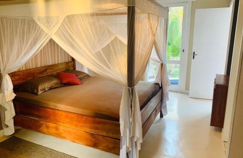 Aritagua House | Oceanfront Suite in Bahia with Private Beach & Pool