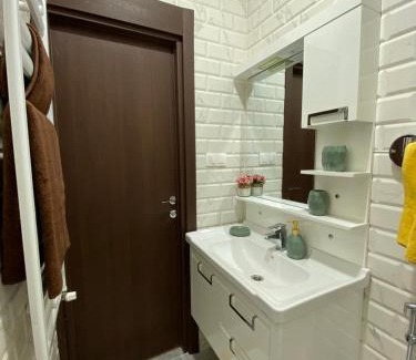 Algiers Apartment | Pet-Friendly Suite Debussy with an 8.8 Guest Rating