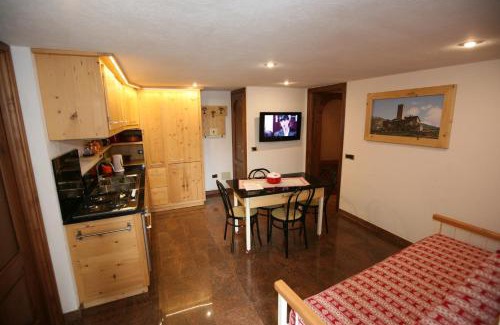 Sarre Bed & Breakfast | Cozy Suite Del Villaggio: Family-Friendly with Breakfast