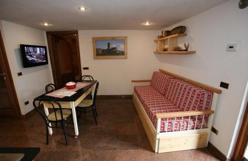 Sarre Bed & Breakfast | Cozy Suite Del Villaggio: Family-Friendly with Breakfast