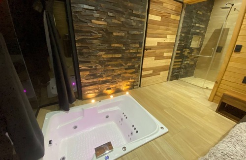 Mazamitla Cabin | Inviting Suite Dikarlo: Pet-Friendly with a Hot Tub
