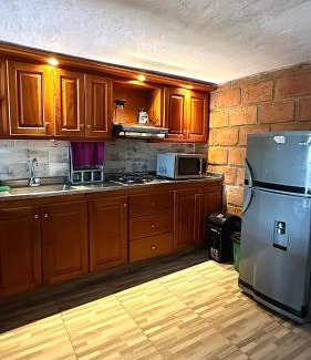 Jerico Apartment | Pet-Friendly Apartment in Jerico with Inviting Bathtub
