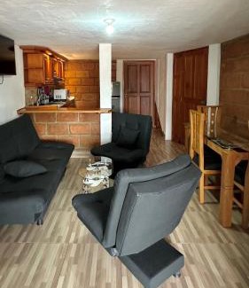 Jerico Apartment | Pet-Friendly Apartment in Jerico with Inviting Bathtub