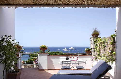 Licola House | Oceanfront Suite Dolce Vita: Terrace & Spa Near Piazzetta