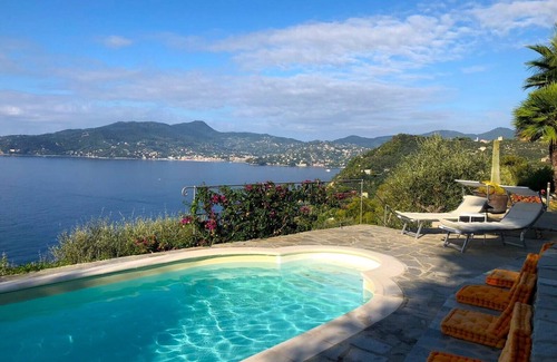 Zoagli Apartment | Relaxing Suite DolceVita with Pool, Jacuzzi & Ocean View