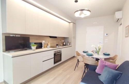 Porto d'Ascoli Apartment | Elegant Suite Dream with Private Courtyard & Parking