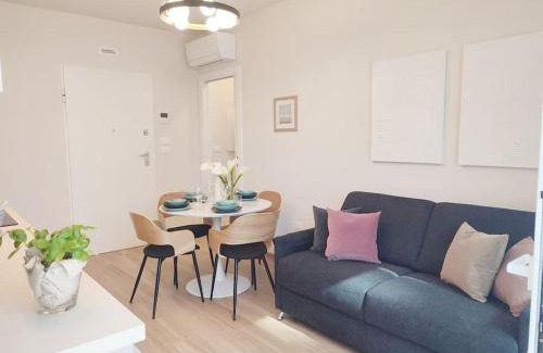 Porto d'Ascoli Apartment | Elegant Suite Dream with Private Courtyard & Parking
