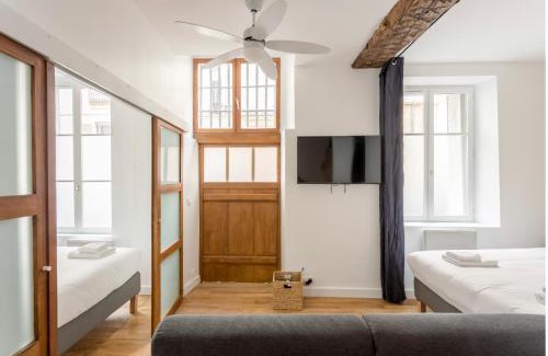 Arsenal Apartment | Stylish Suite Du Lion in Historic Marais - Family Friendly