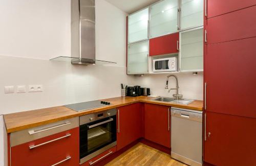 Arsenal Apartment | Stylish Suite Du Lion in Historic Marais - Family Friendly
