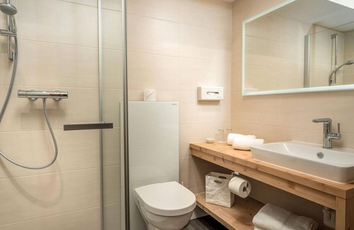Obsteig Bed & Breakfast | Relax in Suite "Eagle's Nest" at Pension Alpenhof