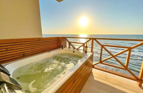 Tolu Apartment | Eco Hotel Laguna Beach: Pet Friendly Suite with Ocean Views