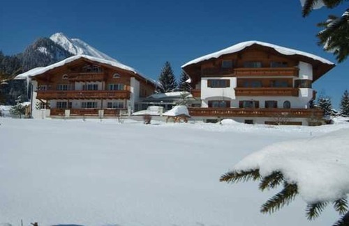 Tannheim Apartment | Cozy Suite Edelweiß at Landhaus Sammer - Family Friendly