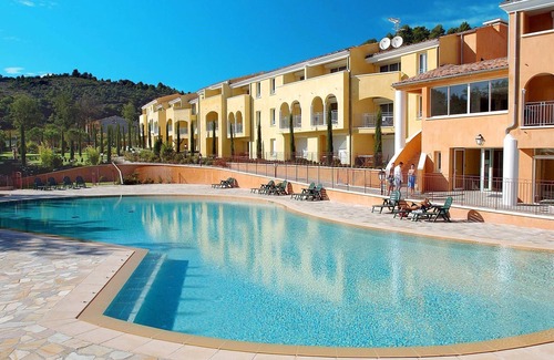 Greoux-les-Bains Condo | Relaxing Suite with 3 Pools and Hot Tub Access Await You