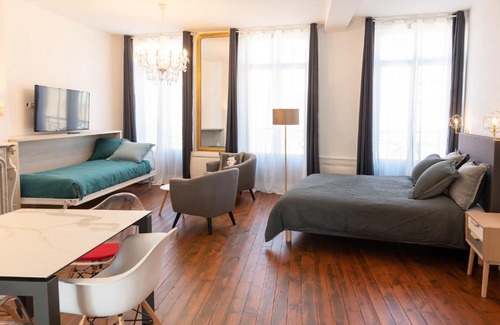 Charleville-Mezieres Apartment | Elegant Suite Eugénie: 5-Star Comfort for the Family
