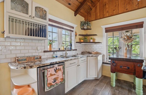 Biggar Villa | Suite for 4 Gulf Access, Heated Pool & Elevator!