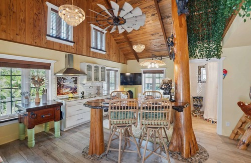 Biggar Villa | Suite for 4 Gulf Access, Heated Pool & Elevator!