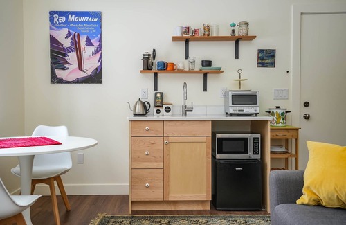 Rossland Apartment | Romantic Suite for Two at Red Mountain Resort - 10/10 Rating!