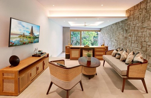 Ubud Resort | Serene Suite with Forest View in Ubud – Pool & Breakfast