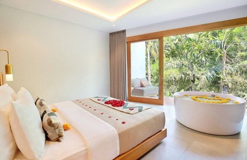 Ubud Resort | Serene Suite with Forest View in Ubud – Pool & Breakfast