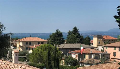 Bardolino Apartment | Panoramic Suite Francy: Pet-Friendly Retreat with Ocean Views