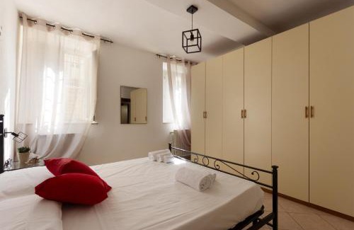 Old Town Apartment | Cozy Suite Garibaldi: Family-Friendly with Hot Tub Access