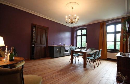Behren-Luebchin Apartment | Experience Suite Georg Anno 1869 at Herrenhaus Viecheln