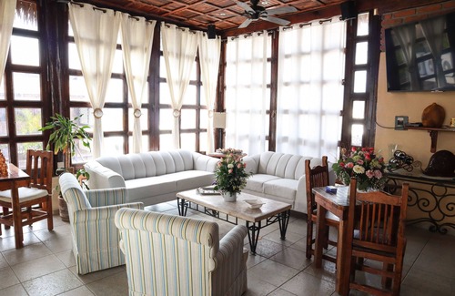 Esterito Bed & Breakfast | Indulge in Suite Giuseppe: Ocean View & Pool Access